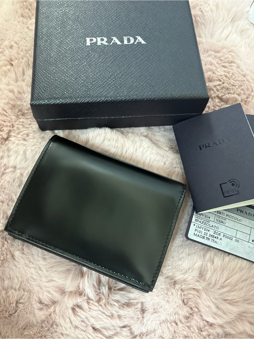 Prada small Black smooth Leather wallet - Picture 3 of 5